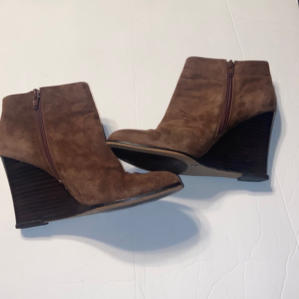 Vince Camuto brown suede platform heeled boots size 8 1/2 M/ 38 1/2